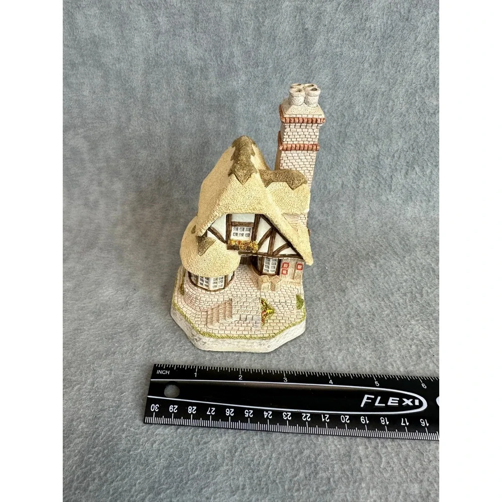 David Winter Cottage Audreys Tea Room 1990‎ Miniature Hand Painted Great Britain